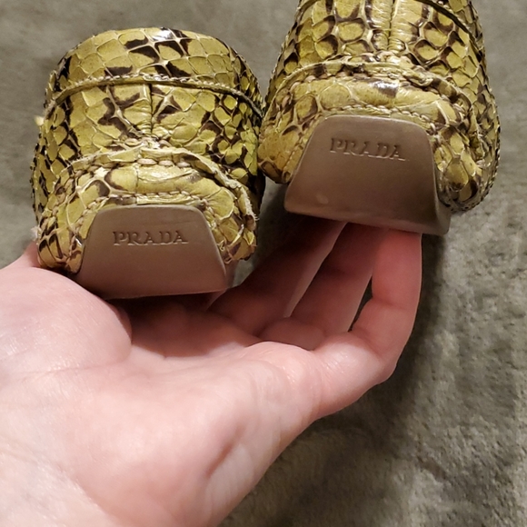 Prada Lime Green Snakeskin Almond Toe Loafers 37.5 - Picture 15 of 15